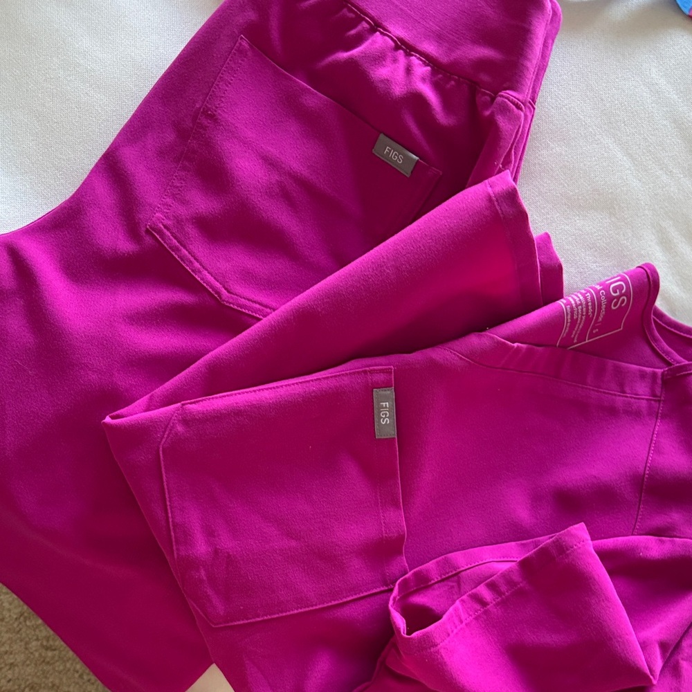 Figs Vibrant Magenta Scrub Set